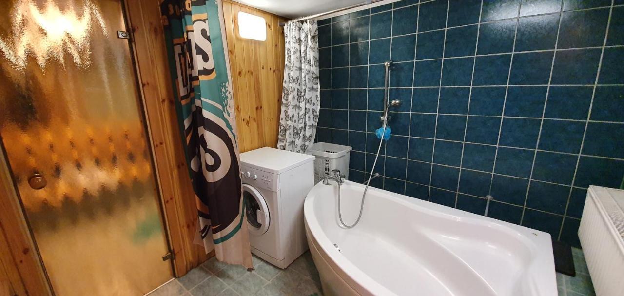 Aparthotel 4 ,, Cosy House Billiard " - Sauna & Parking Каунас Екстериор снимка