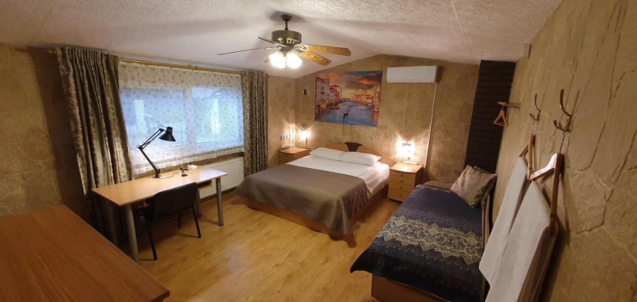 Aparthotel 4 ,, Cosy House Billiard " - Sauna & Parking Каунас Екстериор снимка