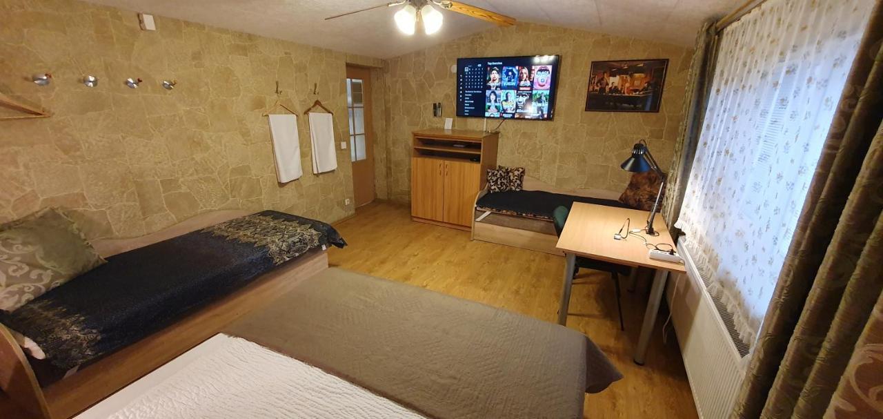 Aparthotel 4 ,, Cosy House Billiard " - Sauna & Parking Каунас Екстериор снимка